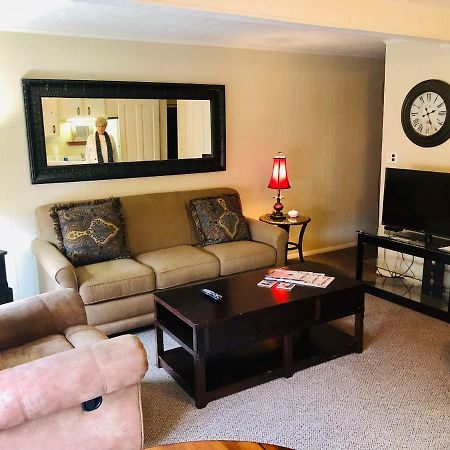 Galena Penthouse Overlooking Main Street With Free Off Street Parking Exterior photo