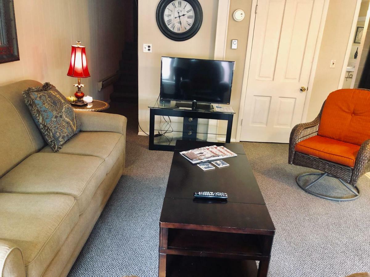 Galena Penthouse Overlooking Main Street With Free Off Street Parking Exterior photo